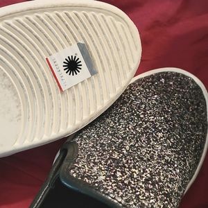 UGGS 8 1/2 Brand New in Box Black Chunky Glitter.